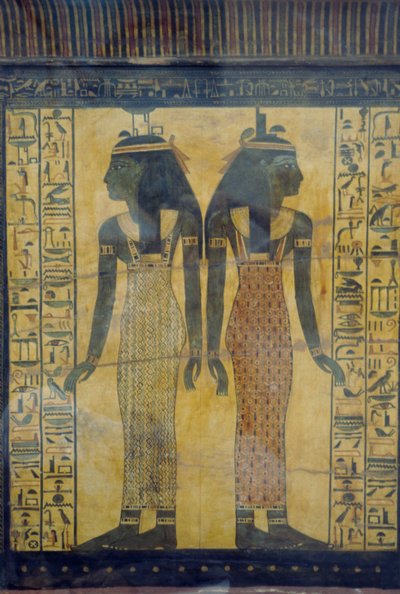 Selket e Neith, dettaglio decorativo del sarcofago di Maiherpri, civiltà egizia, Nuovo Regno, XVIII dinastia da Egyptian 18th Dynasty