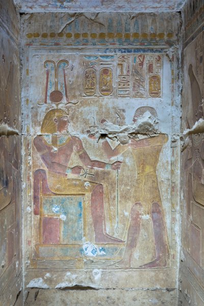 Rilievo colorato, tempio di Seti I, Abido, Egitto da Egyptian 19th Dynasty