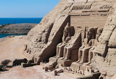 Facciata del Tempio di Ramses II, Abu Simbel, Egitto, Nuovo Regno, Dinastia XIX da Egyptian 19th Dynasty