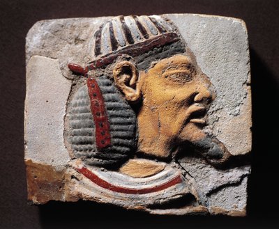 Frammento di decorazione, maiolica con testa di prigioniero semitico siriano da Egyptian 19th Dynasty