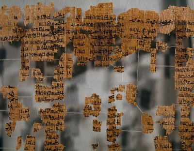 Frammenti del Papiro di Torino, noto anche come Papiro dei Re o Papiro del Canone Reale circa 41 x 170 cm, probabilmente risalente al regno di Ramses II da Tebe, Civiltà Egizia, Nuovo Regno, Dinastia XIX da Egyptian 19th Dynasty