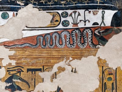 Pittura di un cobra alato nella tomba della regina Nefertari da Egyptian 19th Dynasty