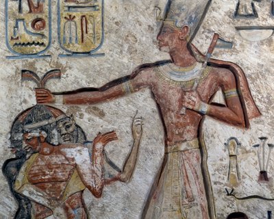 Ramses II che tiene prigionieri per i capelli (dettaglio) da Egyptian 19th Dynasty