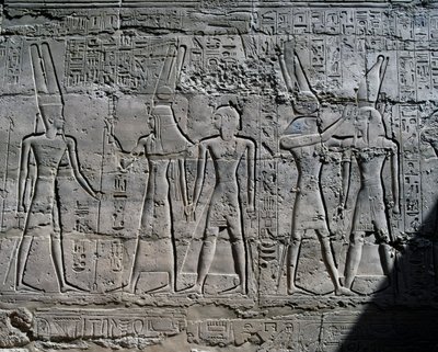Scene di offerte agli dei, rilievo, pareti interne della Grande Sala Ipostila, complesso del tempio di Karnak (Patrimonio Mondiale dell