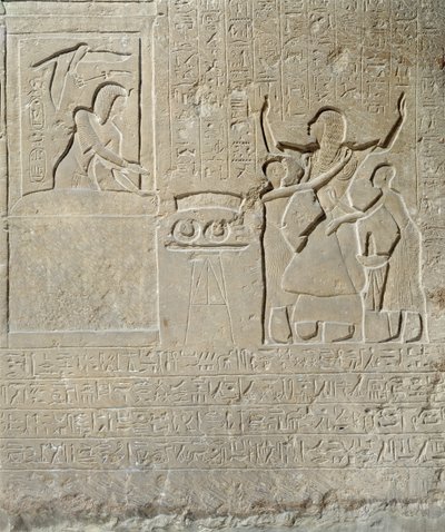 Stele delle collane, Hormin che riceve l
