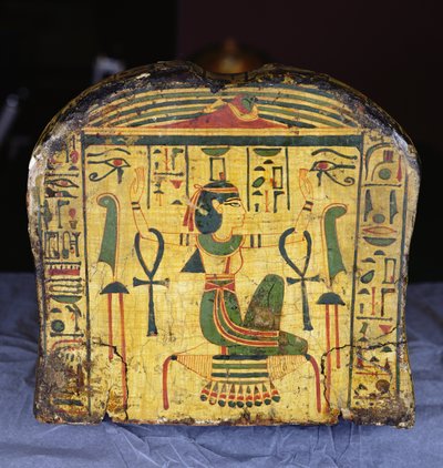 Dettaglio della parte finale della bara esterna della mummia di Nesyamun, possibilmente trovata a Deir El-Bahri, Nuovo Regno, c.1100 a.C. da Egyptian 20th Dynasty