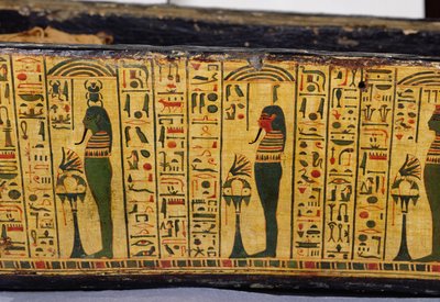 Dettaglio della base esterna del sarcofago della mummia di Nesyamun, probabilmente trovato a Deir El-Bahri, Nuovo Regno, c.1100 a.C. da Egyptian 20th Dynasty