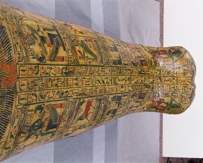 Dettaglio del coperchio esterno del sarcofago della mummia di Nesyamun, possibilmente trovato a Deir El-Bahri, Nuovo Regno, c.1100 a.C. da Egyptian 20th Dynasty