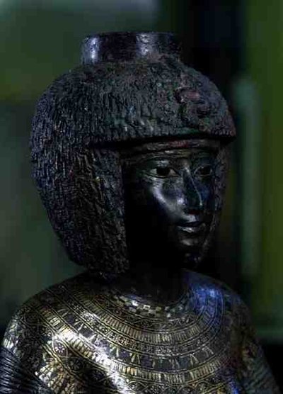 Statua della Divina Adoratrice Karomama, Terzo Periodo Intermedio (dettaglio) da Egyptian 22nd Dynasty