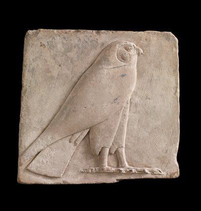 Placca raffigurante un falco, probabilmente il dio Horus da Egyptian 26th Dynasty