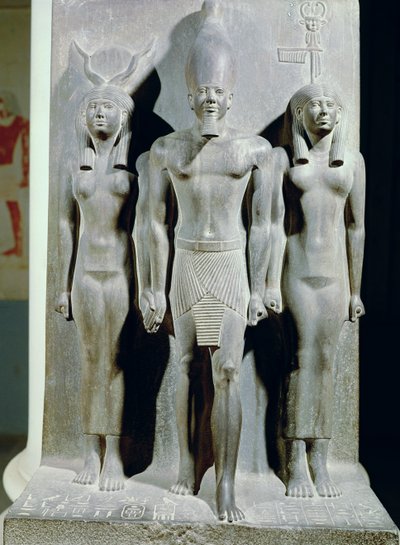 Triade di Menkaure (Micerino) con la dea Hathor e la dea del nome di Aphroditopolis da Egyptian 4th Dynasty