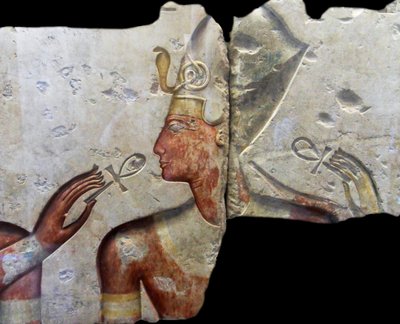 Re Ramses II, tra gli dei. Proviene dal piccolo tempio costruito dal re Ramses II ad Abydos. Circa 1275 a.C. (XIX dinastia) (calcare dipinto) da Egyptian Egyptian