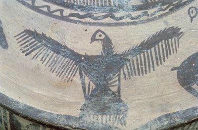 Uccello rapace ad ali aperte, dalla faccia superiore di un grande vaso, ceramica Fasa, c.2000 a.C. (dettaglio) da Elamite