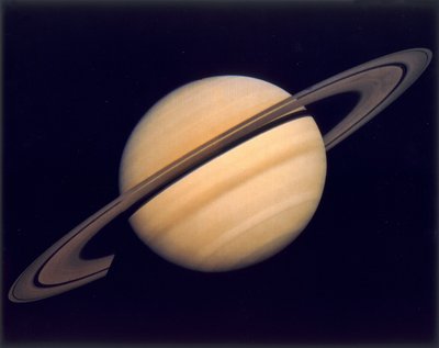 Saturno e i suoi anelli, fotografati da Voyager 1 da Nicolas d
