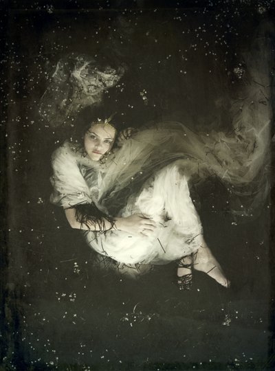 Sposa fluttuante II, 2013 da Elinleticia Högabo