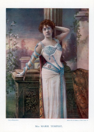 Dame Marie Tempest, cantante e attrice inglese, 1901 da Ellis and Walery