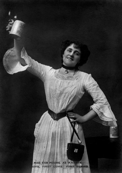 Eva Moore come Kathie in Boys, First Come, First Served, 1903 da Ellis and Walery