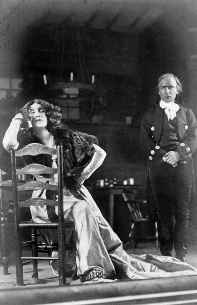 Julia Neilson e Horace Hodges in Il tulipano scarlatto, c1905 da Ellis and Walery