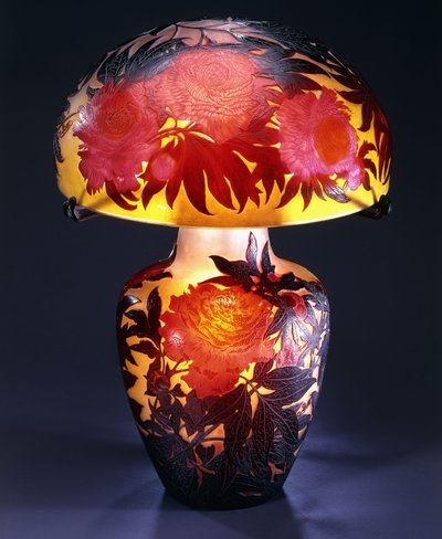 Lampada da tavolo in vetro inciso e sovrapposto da Emile Galle