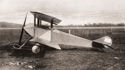 Sopwith Tabloid, biplano da ricognizione monoposto usato durante la Prima Guerra Mondiale, da The Illustrated War News, 1915 da English Photographer