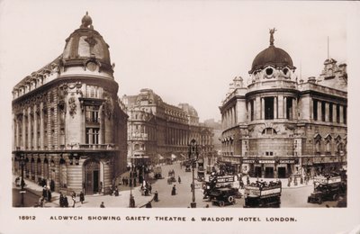Aldwych, Londra, Teatro Gaiety, Hotel Waldorf (foto in b/n) da English Photographer