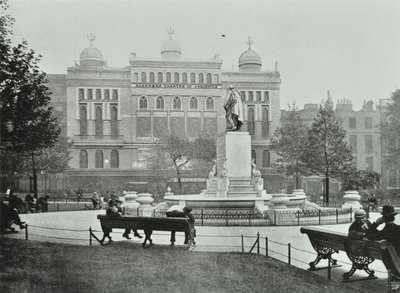 Alhambra, Leicester Square, Westminster LB: lato est, 1895 da English Photographer