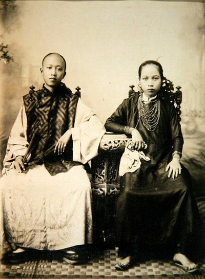 Ragazzo e ragazza annamiti nel Vietnam centrale, c.1875 da English Photographer