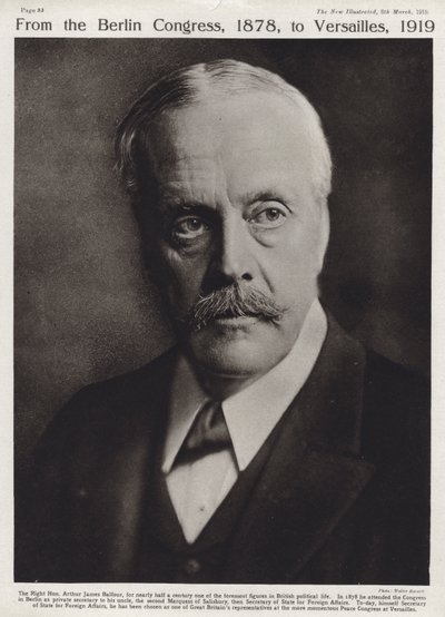 Arthur Balfour, politico conservatore britannico e Primo Ministro (foto in b/n) da English Photographer