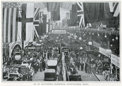 A una mostra automobilistica (Agricultural Hall) da English Photographer