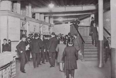 Alla Stazione Bank della Ferrovia Centrale di Londra, Ingresso da English Photographer