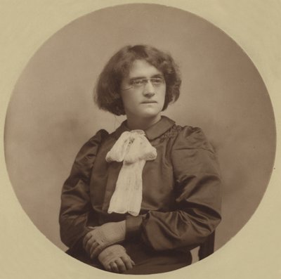 Beatrice Harraden da English Photographer