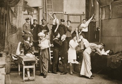 Dietro le quinte: Preparativi per spettacoli amatoriali, Handforth, illustrazione da Prigionieri tedeschi in Gran Bretagna da English Photographer