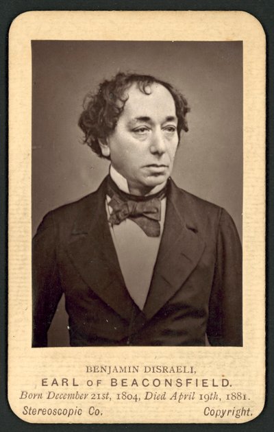Benjamin Disraeli, Conte di Beaconsfield, carta fotografica commemorativa (foto in b/n) da English Photographer