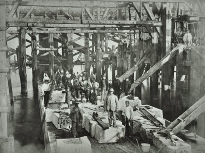 Blackfriars Bridge: operai edili, 1869 da English Photographer