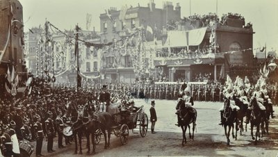 Tunnel di Blackwall: cerimonia di apertura con il Principe di Galles, futuro Re Edoardo VII, e la Principessa Alessandra, 1897 da English Photographer