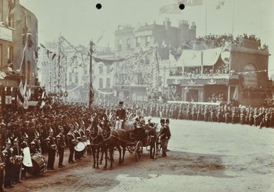 Tunnel di Blackwall: cerimonia di apertura con il Principe di Galles, futuro Re Edoardo VII, e la Principessa Alessandra, 1897 da English Photographer