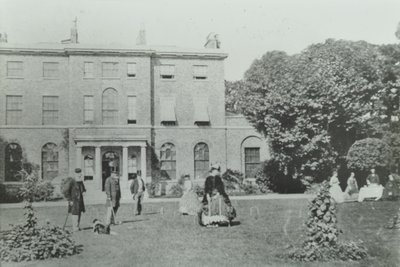 Broomwood House, Broomwood Road: elevazione posteriore, Londra, 1890 da English Photographer