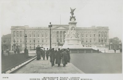Buckingham Palace, Londra, con la nuova facciata e il Memoriale della Regina Vittoria da English Photographer