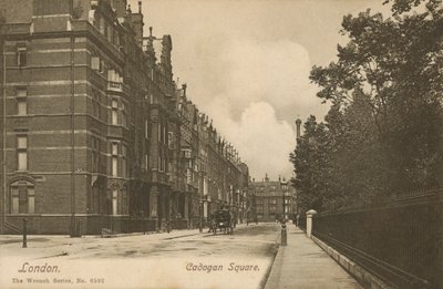 Cadogan Square, Londra (foto in b/n) da English Photographer
