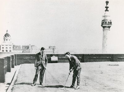 Golfisti della città visti dal Monumento da English Photographer