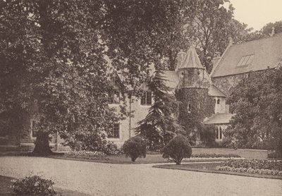 Convento del Sacro Cuore, Roehampton: Estremità orientale della terrazza e Casa del Ritiro da English Photographer