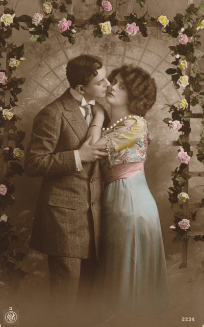 Coppia sotto un arco di rose da English Photographer