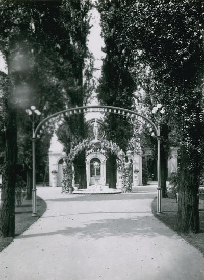 Cremorne Gardens, Londra: La Grotta da English Photographer
