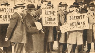 Manifestazione in Hyde Park a Londra per protestare contro la persecuzione degli ebrei in Germania da parte di Hitler da English Photographer