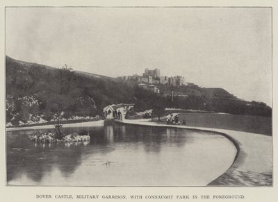 Castello di Dover, guarnigione militare, con Connaught Park in primo piano da English Photographer