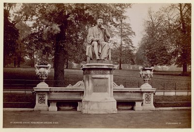 Statua del Dr. Jenner nei Giardini di Kensington da English Photographer