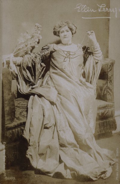 Ellen Terry (foto in b/n) da English Photographer