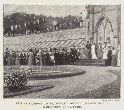 Festa al Castello di Stormont, Belfast, cerimonia di apertura della Marchesa di Dufferin da English Photographer