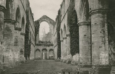 Abbazia di Fountains, Navata, Vista Ovest da English Photographer