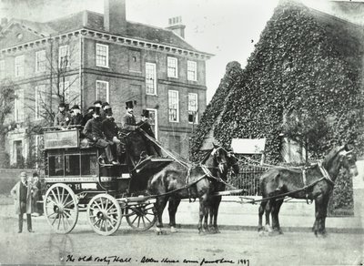 Garratt Lane: La Vecchia Sala Parrocchiale, 1887 da English Photographer